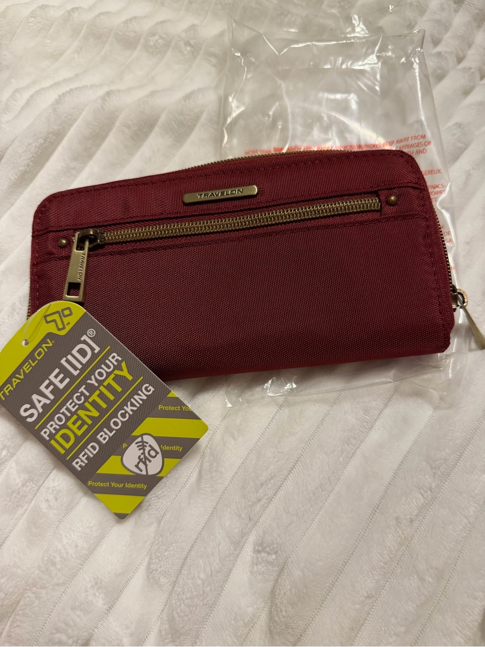 Travelon Burgundy RFID-Blocking Women's Zip Wallet